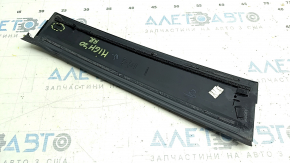 Toyota Highlander 20-25 right rear side door trim, scratches, broken mount