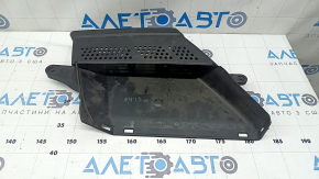 The air intake mount on the Audi A4 B8 13-16 2.0T is broken.