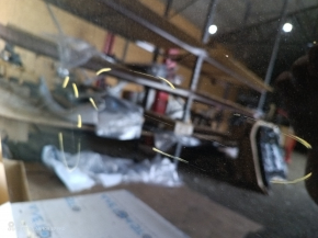 Tesla Model Y 20-25 panoramic roof glass has air along the edge and scratches
