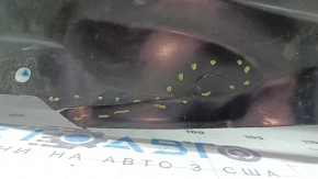 The front left fender liner of the BMW 3 F30 12-18 is cracked.