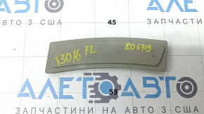 The front left reflector of the BMW 3 F30 16-18 has come unglued and is worn out.