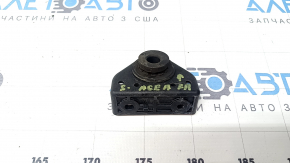 Upper right radiator mount for Kia Sportage 17-22 (rubber + plastic)