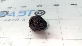 Kia Sportage 17-22 fuel pressure sensor on the fuel rail