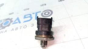 Kia Sportage 17-22 fuel pressure sensor on the fuel rail