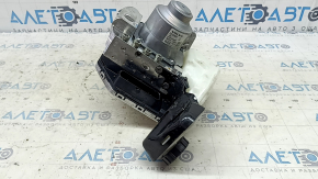 Brake master cylinder with reservoir Volvo XC60 20-25 T8, B5, B6 with cover