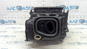 The bare heater housing of the Volvo XC60 18-25 air conditioner for the rear row air conditioning
