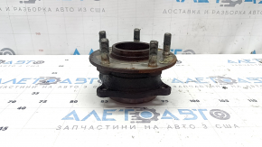 Rusty front right hub for a Kia Sportage 17-22