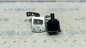 Volvo XC60 22-25 B5, B6 Coolant Pump with Bracket