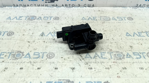 Volvo XC60 22-25 B5 Cooling System Valve