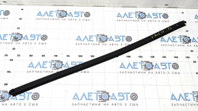 Inner glass seal for the front left door of a Kia Sportage 17-22