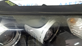 Kia Sportage 17-19 FWD right front headlight, halogen, needs polishing, cracked paint, peeling seal