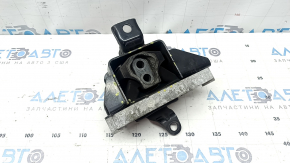 The left engine mount of a Kia Sportage 17-22 FWD is cracked.