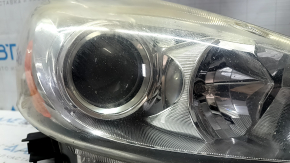 Right front headlight for Toyota Prius V 15-17, restyling, halogen, broken mounts, scratches