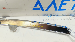 Front bumper central molding Hyundai Sonata 20-22 SE chrome, broken fasteners, scratch