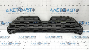 The grille of the Toyota Rav4 19-24 without parking sensors and a camera, the structure