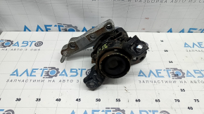The right engine mount of the Lexus NX200t NX300 15-21 is cracked and rusty.