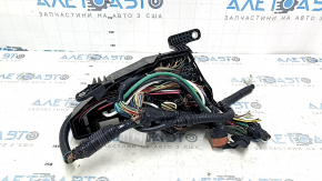 Left underhood fuse box for Toyota Highlander 20-25 2.4T, 3.5 with housing, broken mount
