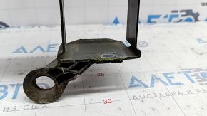 The upper radiator support of the Mercedes CLA 14-19 is broken.