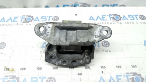 The left engine mount of a Toyota Rav4 19-24 hybrid is cracked.