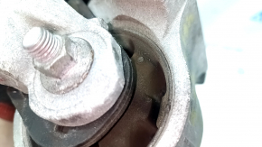 The left engine mount of a Toyota Rav4 19-24 hybrid is cracked.