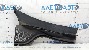 Right plastic windshield wiper grille for VW CC 08-17, broken mount, crack