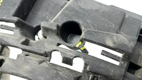 The rear bumper mount, left, Volvo XC90 16-19, is broken.