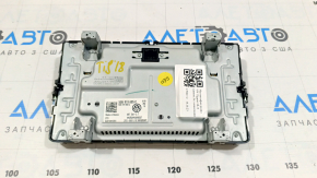 VW Tiguan 18-24V 8-button radio without navigation, scratched