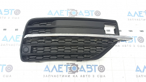 Right front bumper grille for Volvo XC90 16-19 with chrome molding for parking sensors, broken mount