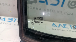Door glass triangle rear right vent Nissan Leaf 11-17