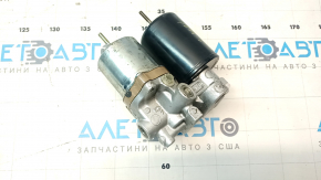 The brake booster for the Toyota Prius V 12-17 has a broken connector.