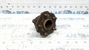 The rear left hub of a Lexus RX350 RX450h 10-15 FWD is rusty.