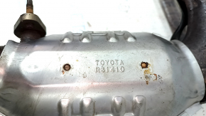 Rusty front exhaust manifold with catalytic converter for Lexus RX450h 10-15