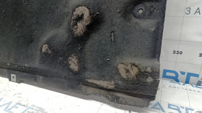 The rear engine guard of the Audi A5 F5 17-24 is worn and broken.