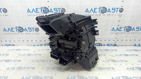 The bare heater housing of the Audi A5 F5 18-25 air conditioner has a broken mount.