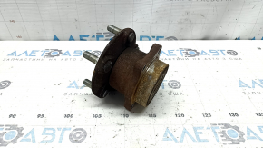 Subaru Forester 19-24 SK rear right hub rusty