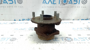 Subaru Forester 19-24 SK rear right hub rusty
