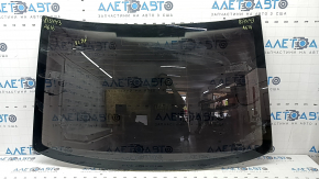The rear window of the Audi A6 C7 12-18 has a broken heating wire.