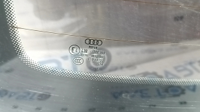 The rear window of the Audi A6 C7 12-18 has a broken heating wire.