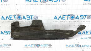 The right door-wing seal of the VW Passat b8 16-19 USA is torn.