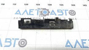 The left threshold mount for the Audi A6 C7 12-18 is broken.