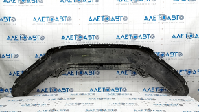 The front bumper lip of the VW Passat b8 16-19 USA is worn out.