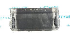The front engine guard of the Audi A6 C7 12-18 is worn out.