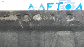 The front engine guard of the Audi A6 C7 12-18 is worn out.