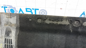 The front engine guard of the Audi A6 C7 12-18 is worn out.