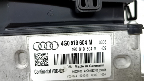 Projection onto the windshield of an Audi A6 C7 16-18 rest, scratches