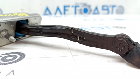 The rear right door stop on a Ford Ecosport 18-22 is cracked.