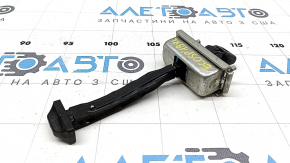 The rear left door stop on a Ford Ecosport 18-22 is cracked.