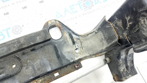 The lower TV bar for a Ford C-Max MK2 13-18 is rusty.
