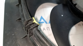 The diffuser radiator shroud assembly for a Ford Ecosport 18-22 2.0 is broken.