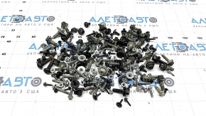 Incomplete interior hardware for Ford Ecosport 18-22